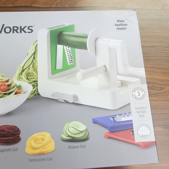 Bundle of OXO Softworks Vegetable Chopper and Spiralizer - Picture 7 of 10
